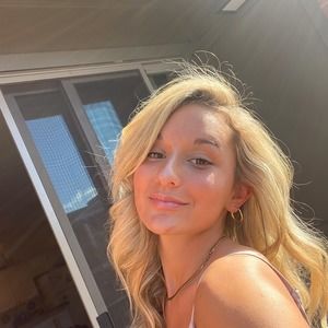 Meet your Posher, Chloe